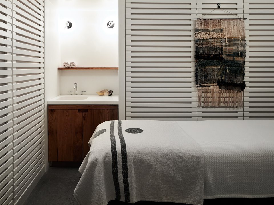 Feel Good Spa room with bed